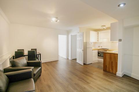 3 bedroom flat to rent, Goswell Road, Clerkenwell, EC1V