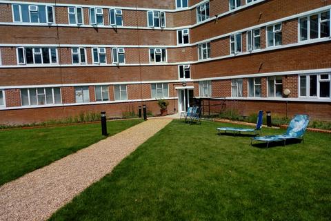 2 bedroom flat to rent, Sandhurst Court, London SW2