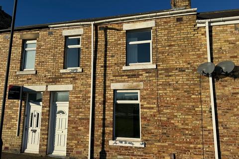 2 bedroom terraced house to rent, Preston Tce, West Allotment, NE27 0DT.