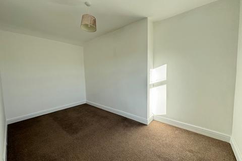 2 bedroom terraced house to rent, Preston Tce, West Allotment, NE27 0DT.