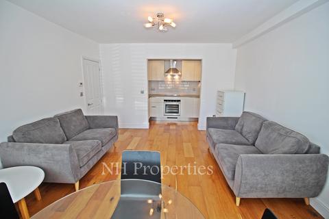 3 bedroom flat to rent, Woodstock Avenue, LONDON NW11