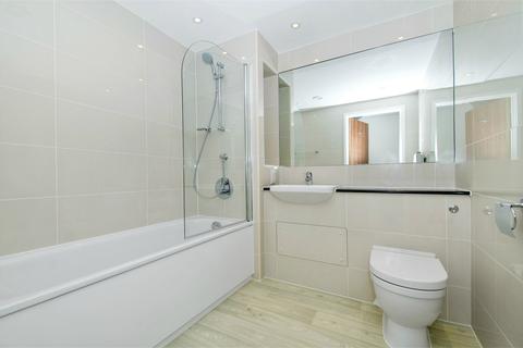 1 bedroom apartment to rent - Claremont House, 272 Cambridge Heath Road, London, E2