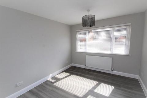 2 bedroom ground floor maisonette to rent, Chelmsford Road, Brentwood CM15