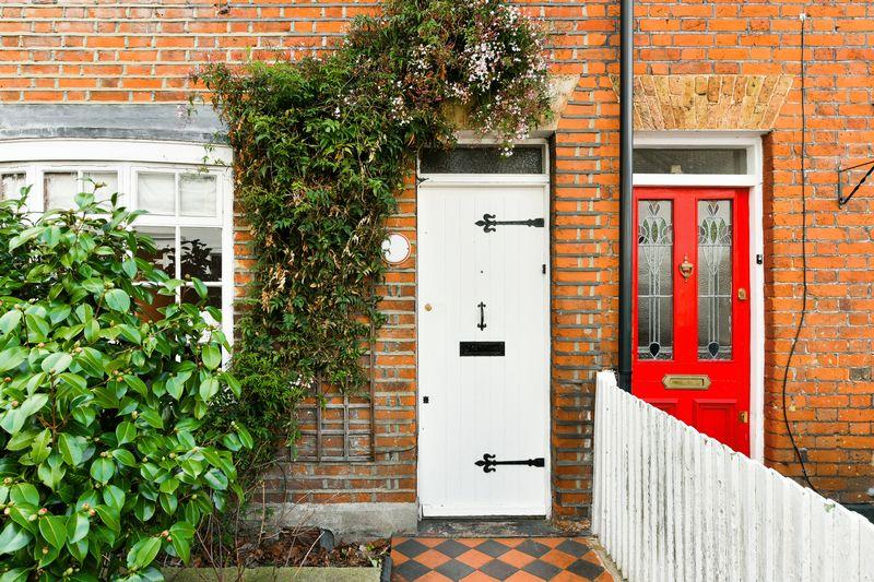 Cleaveland Road, Surbiton 2 bed terraced house £725,000