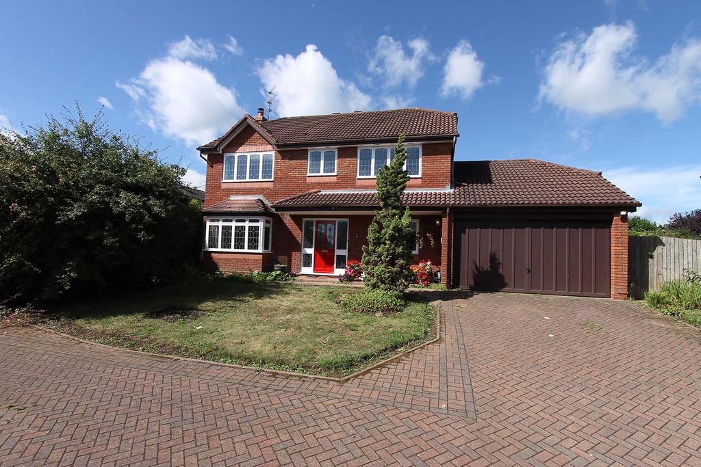 Waresley Park, Hartlebury, Kidderminster, DY11 4 bed detached house £