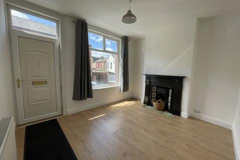 2 bedroom end of terrace house to rent, Cunliffe Street, Edgeley
