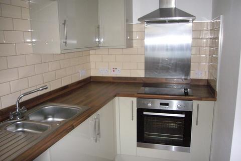 3 bedroom end of terrace house to rent, High Street, Rawciffe, Nr Goole, DN14 8QL