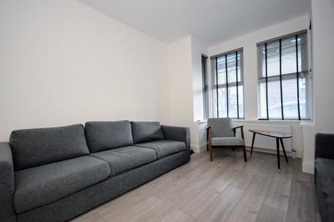 6 bedroom end of terrace house for sale - Rabbits Road, Manor Park E12