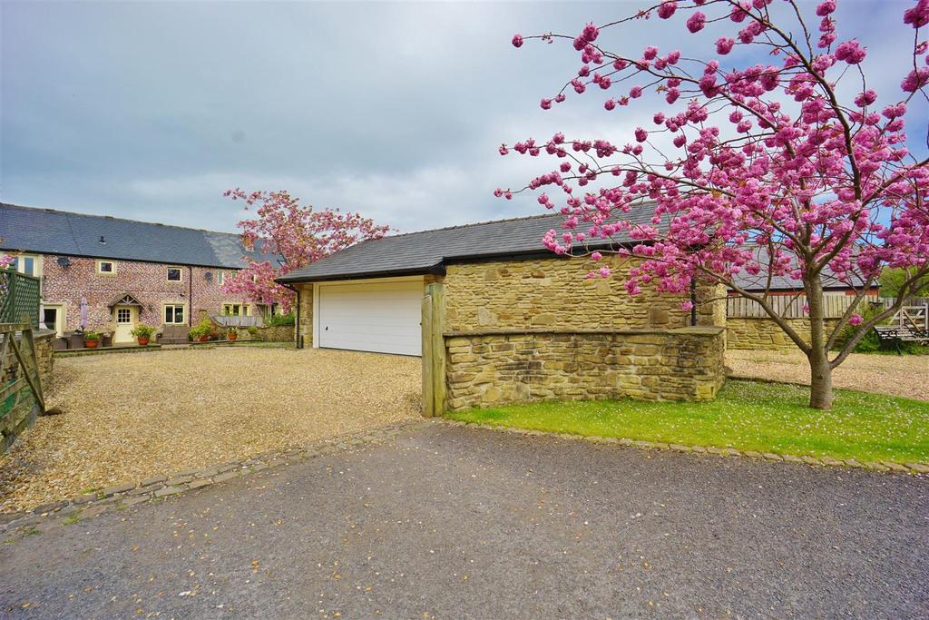 Mitton Road, Whalley 4 bed barn conversion £500,000