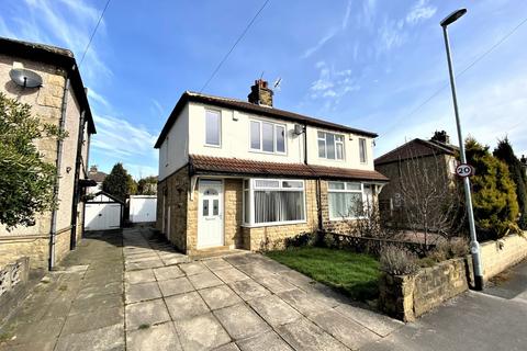 2 bedroom semi-detached house to rent, Moorland Road, Pudsey