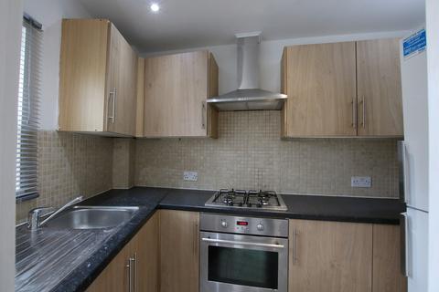 3 bedroom flat to rent - Denzil Road, Willesden, NW10