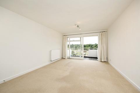 2 bedroom flat to rent, Carisbrooke House, Courtlands, Richmond TW10