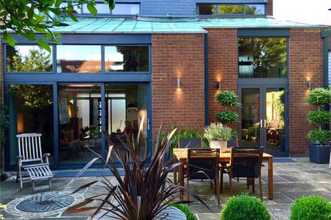 2 bedroom detached house to rent, Ivy Lane, Canterbury, CT1