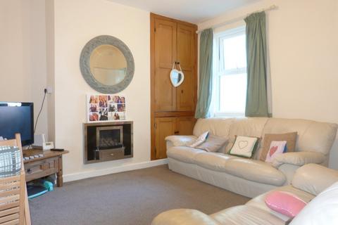 3 bedroom terraced house to rent, Edwy Parade, Gloucester