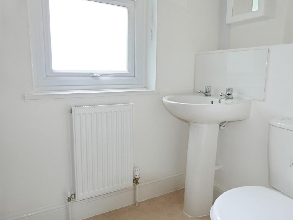 F40b2541-showeroom