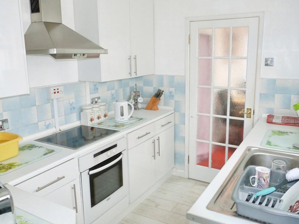 04e9c25c-kitchen