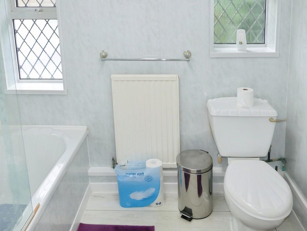 Bae5c4b7-bathroom