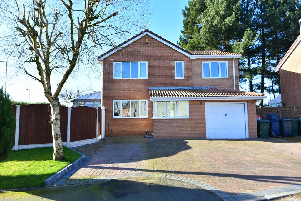 Pine Crest, Aughton 5 bed detached house £1,500 pcm (£346 pw)