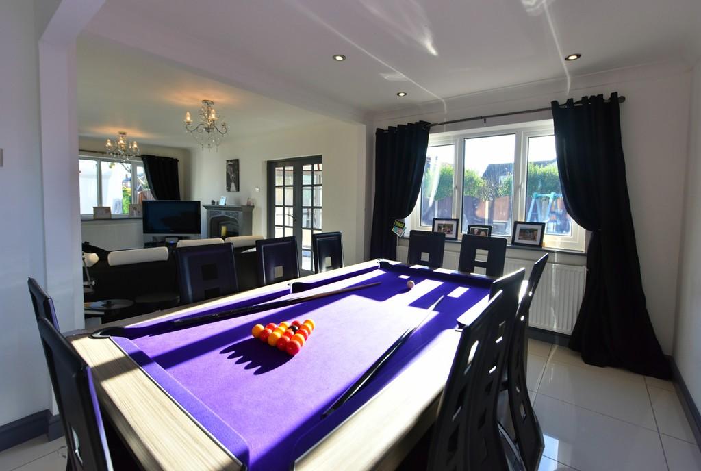 Pine Crest, Aughton 5 bed detached house £1,500 pcm (£346 pw)