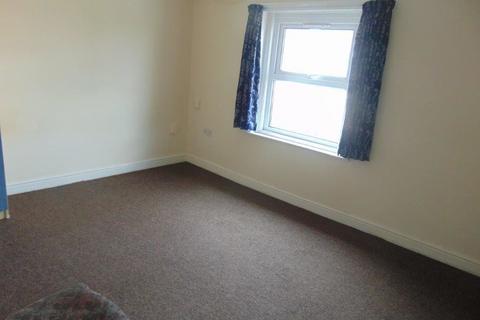 4 bedroom flat to rent, Burgess Road