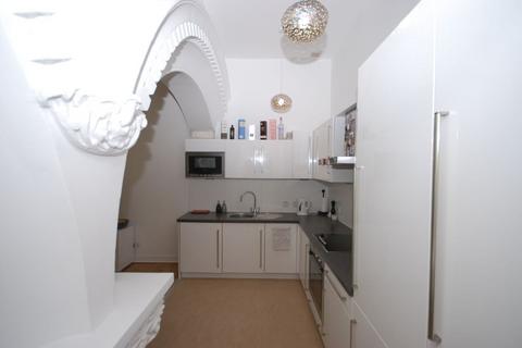 2 bedroom flat to rent, Lochleven Road, Battlefield, Glasgow, G42