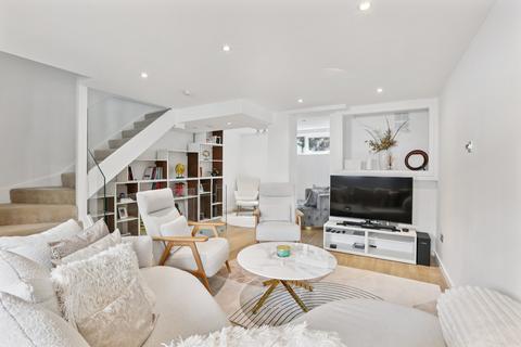 3 bedroom house to rent, Walham Yard, London