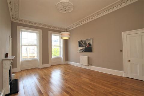 3 bedroom flat to rent, Glasgow Street, Flat 2/1, Hillhead, Glasgow, G12 8JW