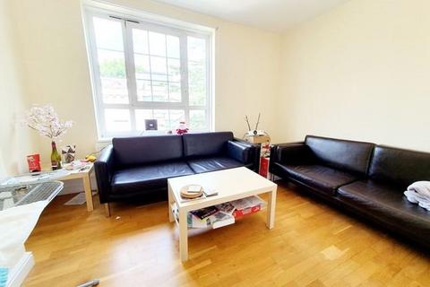 3 bedroom flat to rent, Weston street, Southwark