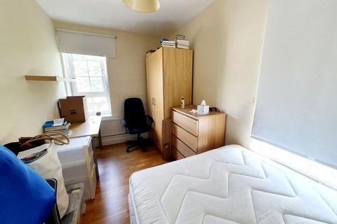 3 bedroom flat to rent, Weston street, Southwark
