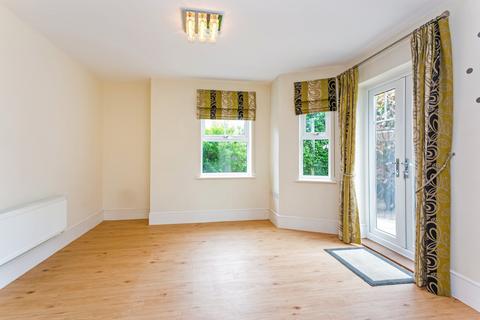 5 bedroom detached house to rent, Springfield Road, Windsor, Berkshire