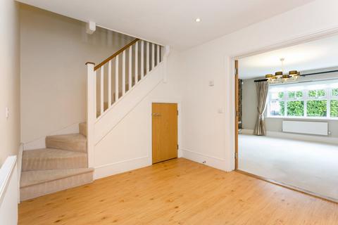 5 bedroom detached house to rent, Springfield Road, Windsor, Berkshire