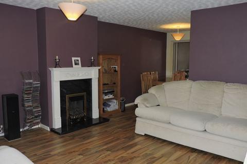 3 bedroom semi-detached house to rent, Fabian Close, Basingstoke RG21