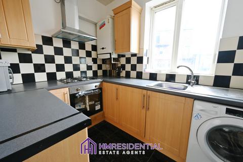 3 bedroom flat to rent, Diana Street, Arthurs Hill NE4