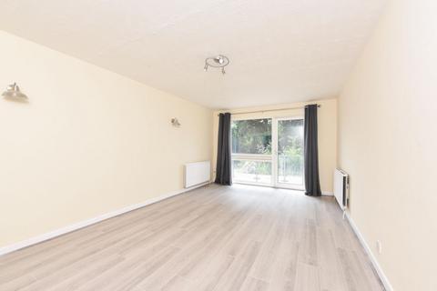 2 bedroom apartment to rent, Clockhouse Road, Farnborough, GU14