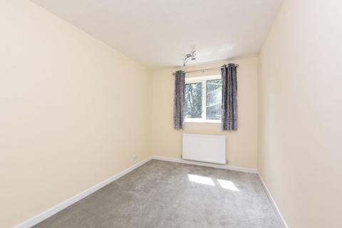 2 bedroom apartment to rent, Clockhouse Road, Farnborough, GU14