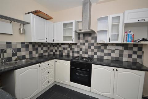 2 bedroom terraced house to rent, Cecil Road Croydon, Croydon