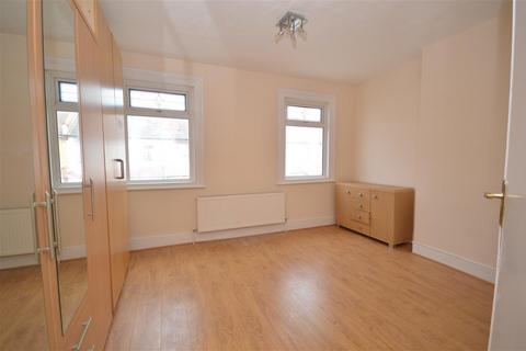 2 bedroom terraced house to rent, Cecil Road Croydon, Croydon