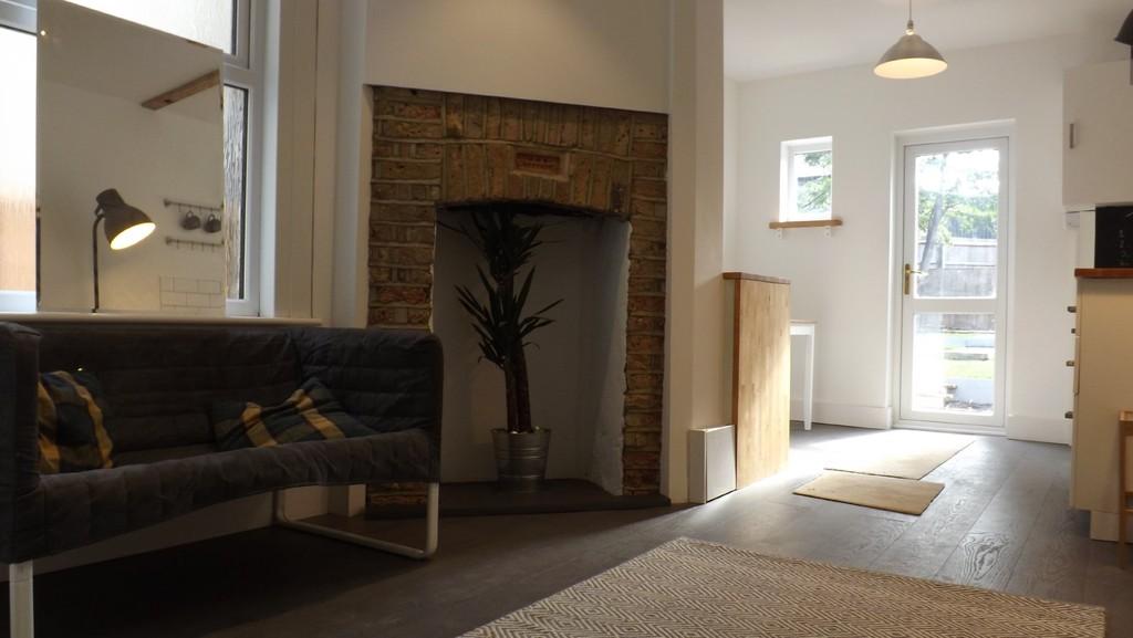 Chatfield Road, Croydon 2 bed ground floor flat £335,000