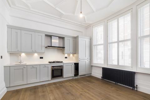 2 bedroom apartment to rent, Shaftesbury Avenue, Chinatown W1