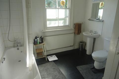 1 bedroom in a house share to rent, A, Woodland Rise, Muswell Hill, N10