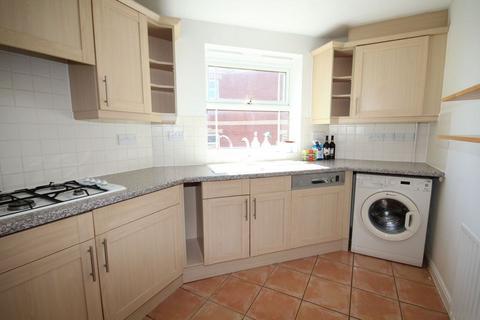 2 bedroom flat to rent, DAVIGDOR ROAD, BRIGHTON