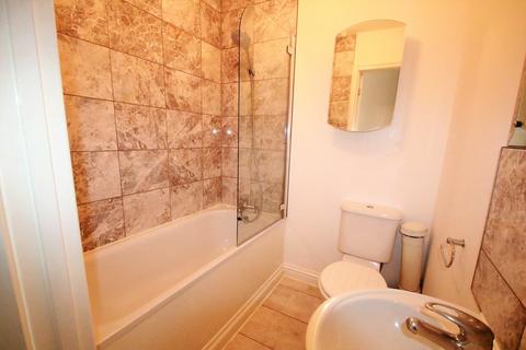 2 bedroom ground floor flat to rent, Mulgrave Road, Croydon
