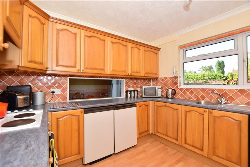 Hampshire Drive, Shepway, Maidstone, Kent 3 bed semidetached house £