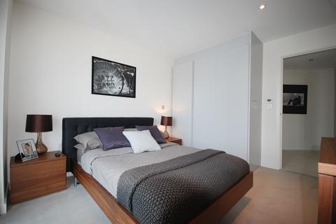 2 bedroom apartment for sale, Bezier Apartments, City Road, Old Street, London, EC1Y