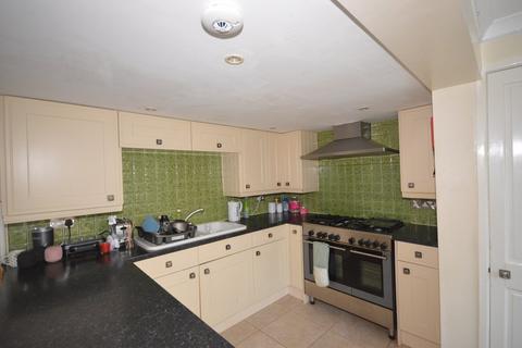 5 bedroom detached house to rent, Denmark Road, Winton, Bournemouth