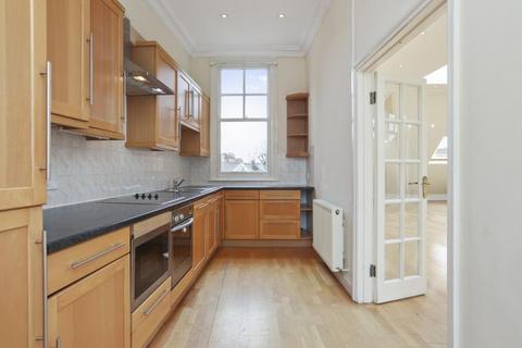 4 bedroom flat to rent, Compayne Gardens, South Hampstead, NW6