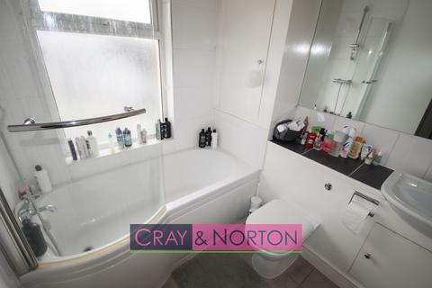 2 bedroom flat for sale, Waddon New Road, Croydon, CR0