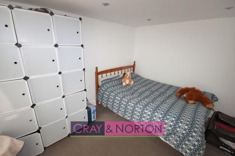 2 bedroom flat for sale, Waddon New Road, Croydon, CR0