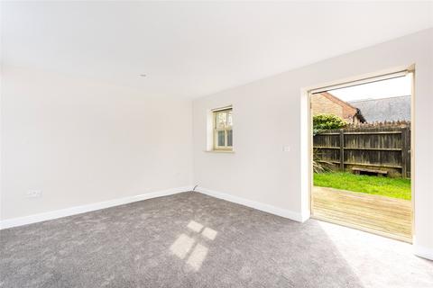 undefined, London Road, Wollaston, Wellingborough, Northamptonshire, NN29