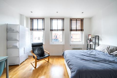 Studio to rent, Hampstead High Street,  Hampstead,  NW3